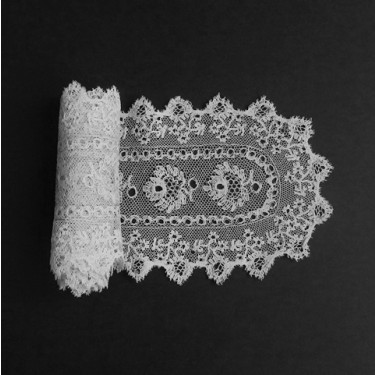 Antique lace cravat from England (United Kingdom) 102 x 10 cm #A0614