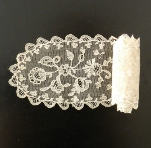 Antique lace cravat from Alençon (France) 112 x 9,5 cm #A0613