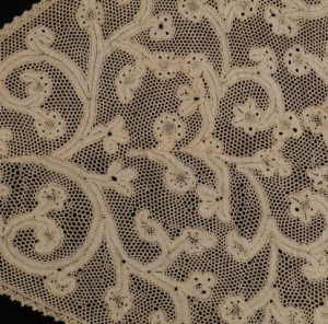 Old lace from Milan (Italy) Ø 76 cm #A0806