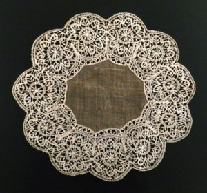 Antique lace handkerchief from Almagro (Spain) Ø 38 cm #A1405